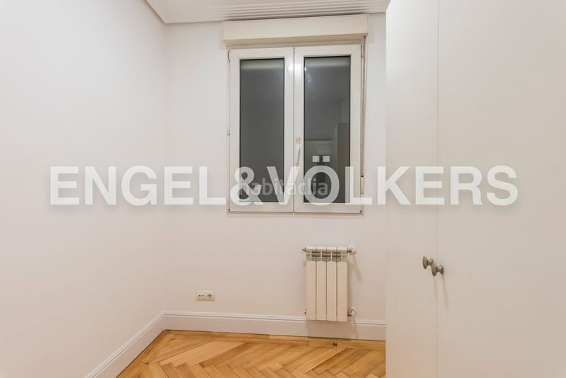 Foto 04116723-9920-4e54-8c33-1c3e16a9e749. Rent apartment with heating in Recoletos Madrid