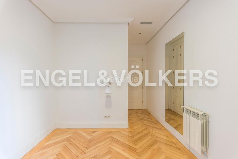 Foto d6c5d280-5eae-4b3a-b77e-9c613cdb67a3. Rent apartment with heating in Recoletos Madrid