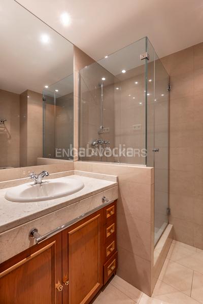Foto 0c76e0ac-4f07-4f89-bca1-83aae5e210fe. Apartamento amplio y luminoso piso en arturo soria en Madrid