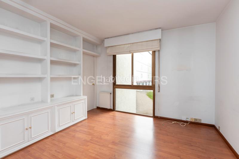 Foto d586f2e9-4e5f-4a5c-99ba-be3049a1c719. Apartamento amplio y luminoso piso en arturo soria en Madrid