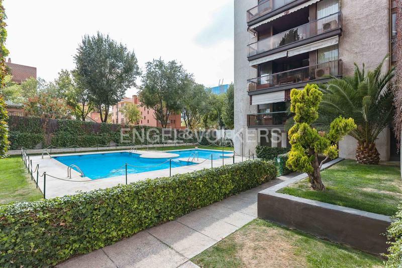Foto fccae34f-e0a1-4036-ab8f-6e4603d7d272. Apartamento amplio y luminoso piso en arturo soria en Madrid