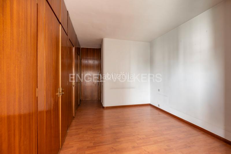 Foto fe05eb1e-39c1-4354-a0f1-adf63b0694fb. Apartamento amplio y luminoso piso en arturo soria en Madrid