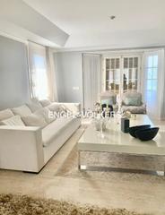 Maison à El Cantizal. Óptima oportunidad de inversión en las rozas