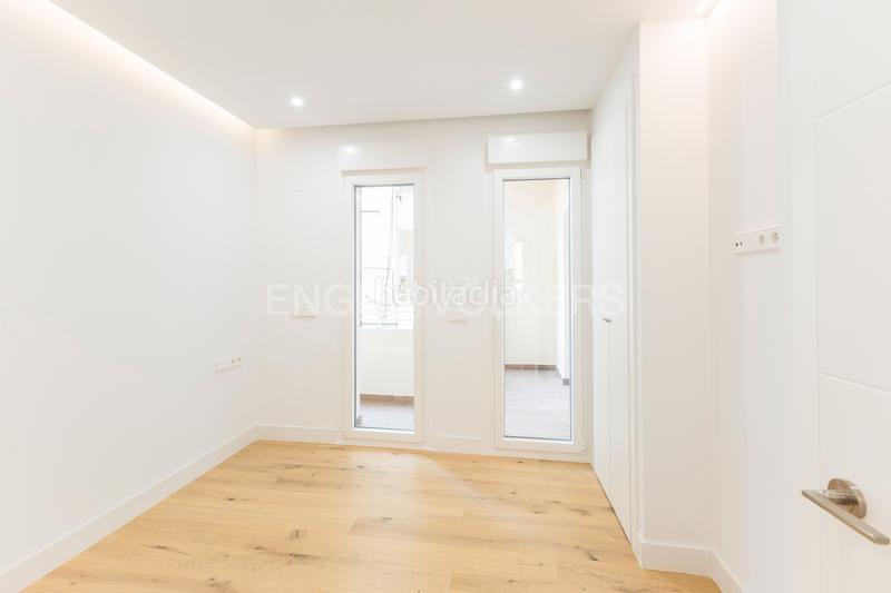 Foto d35d611b-7c7b-4a56-ac9c-4a2974b376a1. Alquiler apartamento piso obra nueva con terrazas en jardín de san federico en Madrid