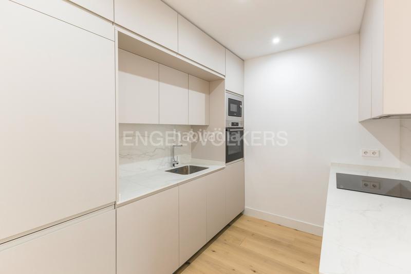 Foto dd1bfa78-9e81-43dd-8245-49b191f1e938. Miete appartement mit heizung in Goya Madrid