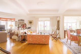 Apartamento en Vallehermoso. Espectacular vivienda muy luminosa con vistas despejadas en vall
