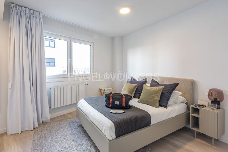 Foto 245ac895-aa47-46a7-ba41-fa5f856d0984. Alquiler piso obra nueva piso de 2 dormitorios en barajas en Madrid
