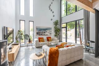 Casa en Los Hueros. Lujoso chalet independiente con piscina en villalbilla