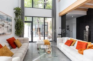 Casa en Los Hueros. Lujoso chalet independiente con piscina en villalbilla