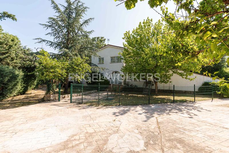 Foto 916810f9-4afc-473f-b2bd-f02e48034dba. Casa amb calefacció aparcament a Mojadillas-Parque de las Infantas-El Paraiso Valdemorillo