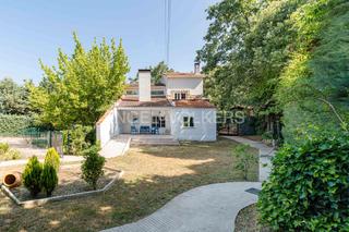 Casa en Mojadillas-Parque de las Infantas-El Paraiso. Magnífico chalet para varias familias en valdemorillo