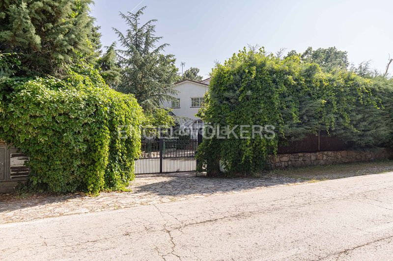 Foto 19b6083d-6420-4d04-8407-127da02264f0. Casa amb calefacció aparcament a Mojadillas-Parque de las Infantas-El Paraiso Valdemorillo