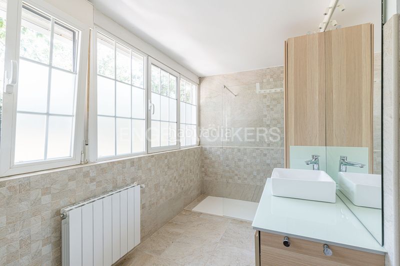 Foto fea5fd92-5abc-4822-87ca-9bf3929a9972. Casa amb calefacció aparcament a Mojadillas-Parque de las Infantas-El Paraiso Valdemorillo