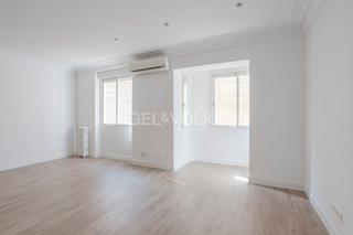 Apartamento  Calle de olid. Magnífica propiedad junto a la plaza de olavide