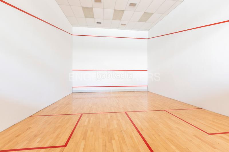 Foto 9f1c1e01-877d-4658-b9e3-45a47431a752. Maison avec chauffage parking piscine dans Santo Domingo