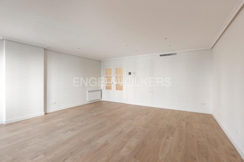 Foto 545bb8f3-22df-4ced-bb6c-671143511ebc. Lloguer apartament amb calefacció aparcament piscina a Madrid