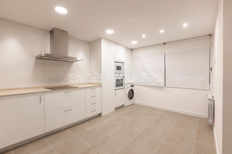 Foto bc8578fd-049d-4344-9c2d-66a87dd9bd48. Lloguer apartament amb calefacció aparcament piscina a Madrid