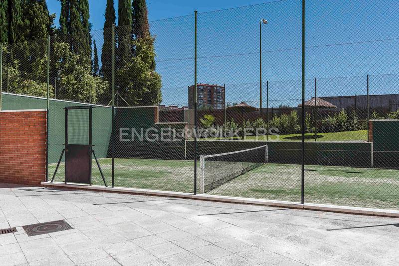 Foto 3deb4ddd-ff47-4ed4-aa6d-7a8f4e5486de. Miete appartement mit heizung parking pool in La Paz Madrid