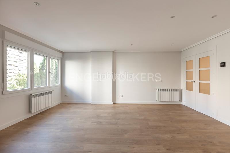 Foto b08c9748-9147-47fc-9c31-9208142e0ad0. Miete appartement mit heizung parking pool in La Paz Madrid