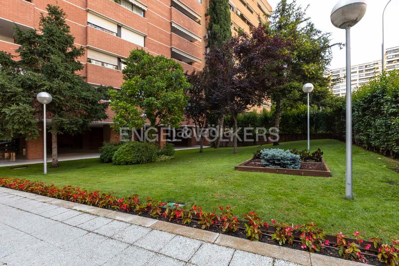 Foto 53023535-6554-472e-85e6-f7dbe0e9d601. Rent apartment with heating parking pool in La Paz Madrid