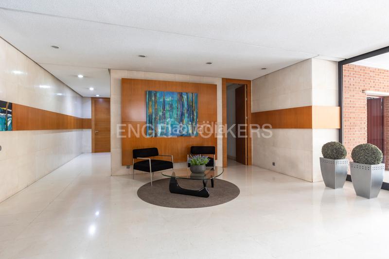 Foto b0217382-1596-47dd-a130-12e861a978bd. Rent apartment with heating parking pool in La Paz Madrid