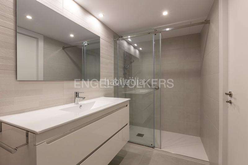 Foto c5e08832-da77-4749-b716-63c371730175. Rent apartment with heating parking pool in La Paz Madrid