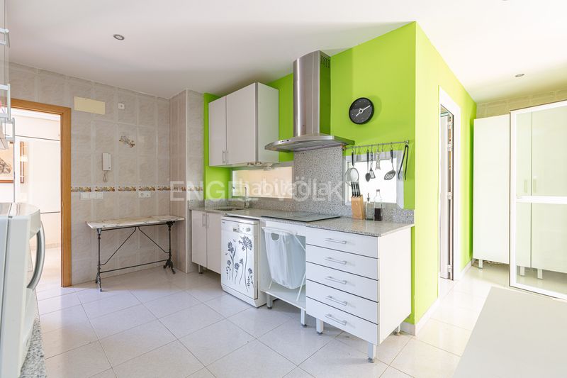 Foto d5a88f8c-1eaa-4aaa-be68-f9b107a40d8b. Casa amb calefacció aparcament a Mojadillas-Parque de las Infantas-El Paraiso Valdemorillo