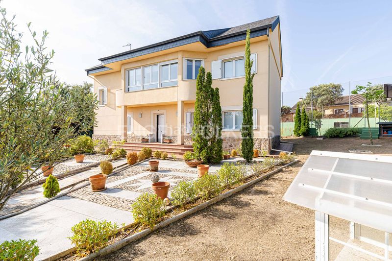 Foto dd26cb02-9b11-49e2-acaa-7bd64a4f94f0. Casa amb calefacció aparcament a Mojadillas-Parque de las Infantas-El Paraiso Valdemorillo