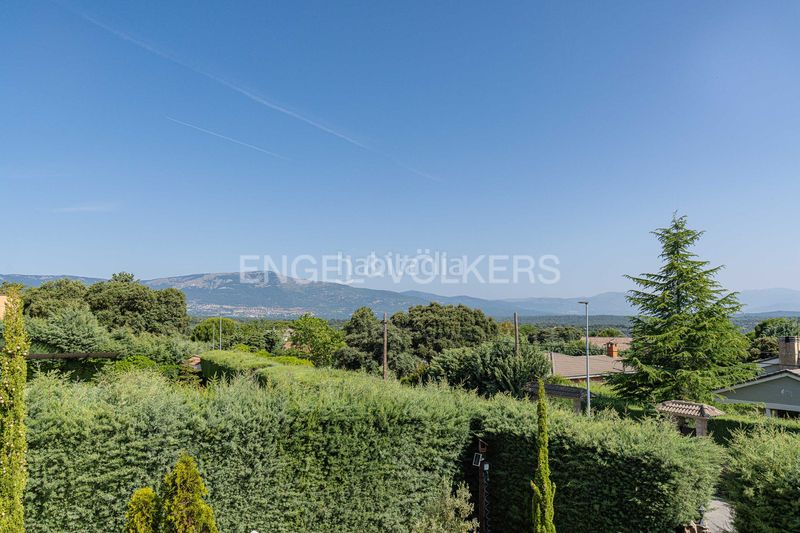 Foto fda01a93-2401-4519-bef7-6a36b2296805. Casa amb calefacció aparcament a Mojadillas-Parque de las Infantas-El Paraiso Valdemorillo