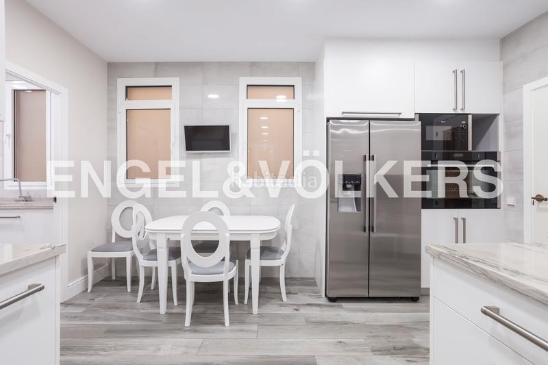 Foto 1c05bd5c-643b-49e6-87f4-36d4a42b1fd0. Alquiler apartamento magnifica piso reformado con terraza en chamberí en Madrid