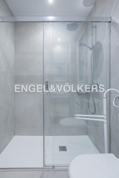 Foto 3675c4c1-8143-4755-b82f-6f6b1122f57c. Alquiler apartamento magnifica piso reformado con terraza en chamberí en Madrid