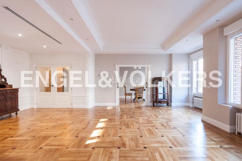 Foto 40440eba-8537-4542-a48c-54003544857f. Alquiler apartamento magnifica piso reformado con terraza en chamberí en Madrid