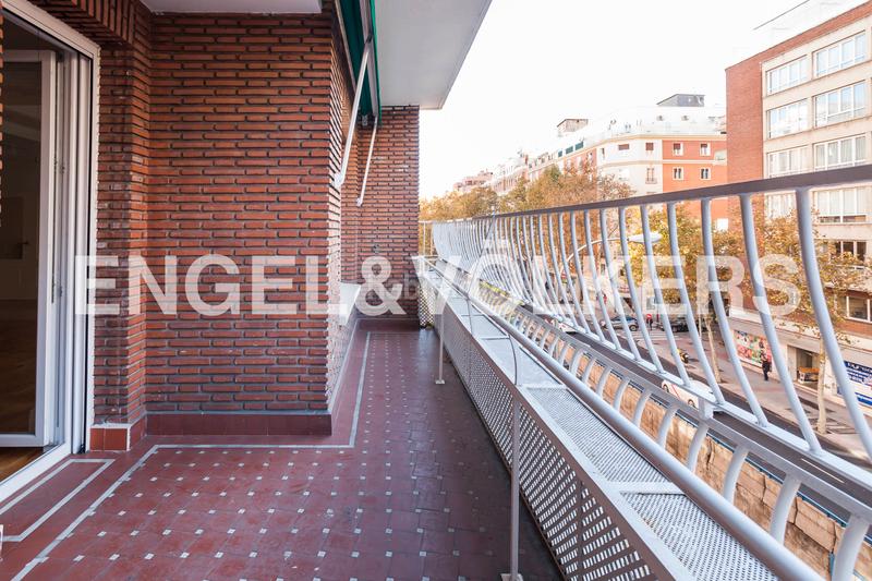 Foto 53752e67-b6fb-4a77-af03-fe818bfac2e5. Alquiler apartamento magnifica piso reformado con terraza en chamberí en Madrid