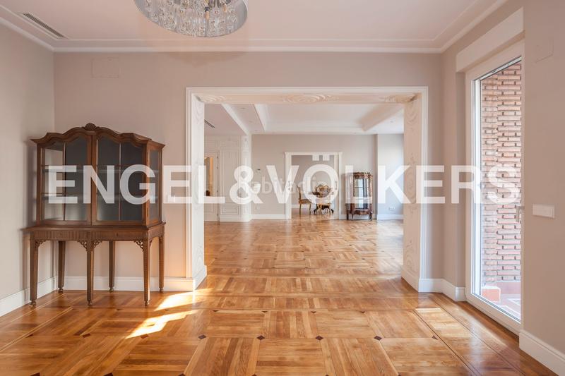 Foto 5b8887c0-3e68-4692-a53f-41d73b11ffaa. Alquiler apartamento magnifica piso reformado con terraza en chamberí en Madrid