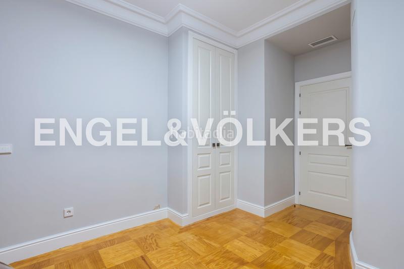 Foto 7b934575-0252-4f0d-9b4f-500c11ee3e7b. Alquiler apartamento magnifica piso reformado con terraza en chamberí en Madrid