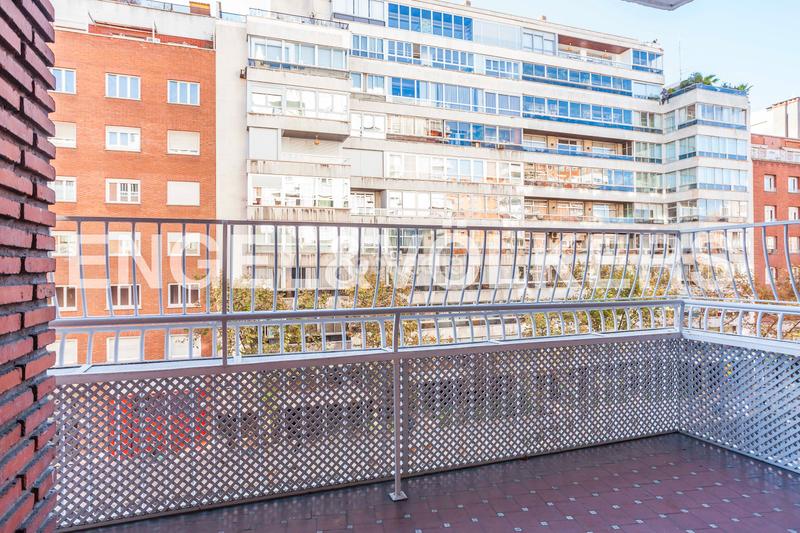 Foto 7f2f6141-505a-410f-9644-e528ff9ad9fa. Alquiler apartamento magnifica piso reformado con terraza en chamberí en Madrid