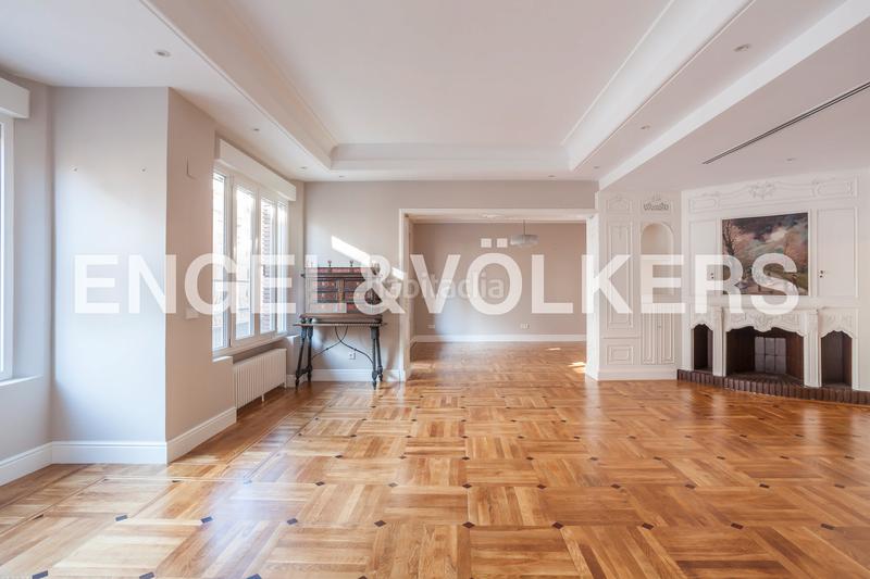 Foto 84d2ec5b-8815-4343-9a1c-3897e93bc42d. Alquiler apartamento magnifica piso reformado con terraza en chamberí en Madrid
