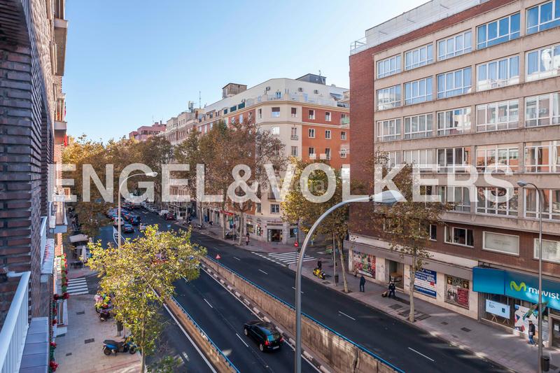 Foto 87f7ffea-b474-467c-ad0b-db95bb99bfaf. Alquiler apartamento magnifica piso reformado con terraza en chamberí en Madrid