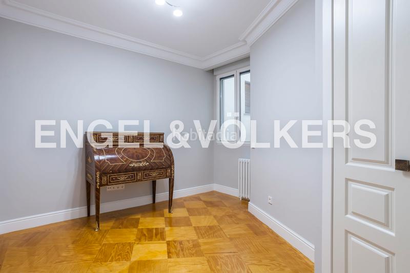 Foto ceefe9ca-2632-4c4b-bceb-bec55ca05225. Alquiler apartamento magnifica piso reformado con terraza en chamberí en Madrid