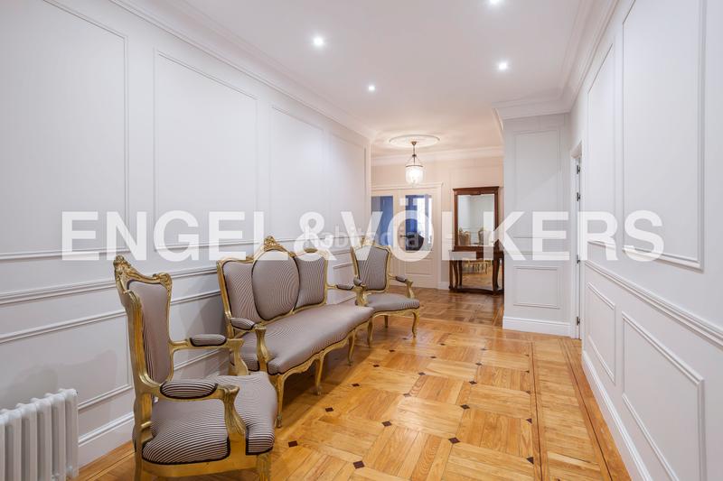 Foto e70899d7-68c0-42df-82a7-2bc1e2fd3d79. Alquiler apartamento magnifica piso reformado con terraza en chamberí en Madrid