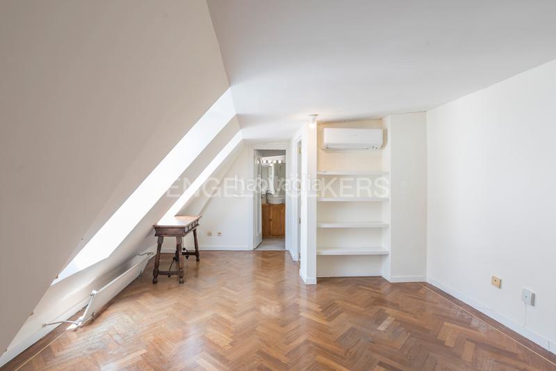 Foto 60e721f2-5db9-4b5c-bb04-47f3a3848c7a. Appartement avec chauffage parking dans Embajadores-Lavapiés Madrid