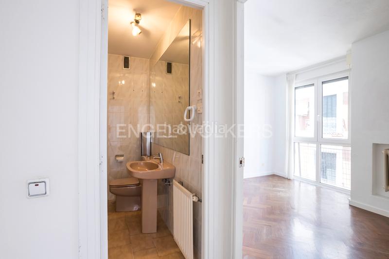 Foto be94c6ee-24d3-4039-b14d-3b7927691910. Appartement avec chauffage parking dans Embajadores-Lavapiés Madrid