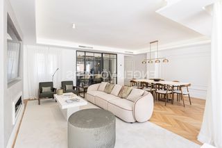 Pis  Castelló. Moderno piso con vistas despejadas y dos plazas de garaje en cal