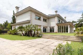 Casa a La Florida - El Plantío. Casa unifamiliar de lujo en la florida con piscina privada