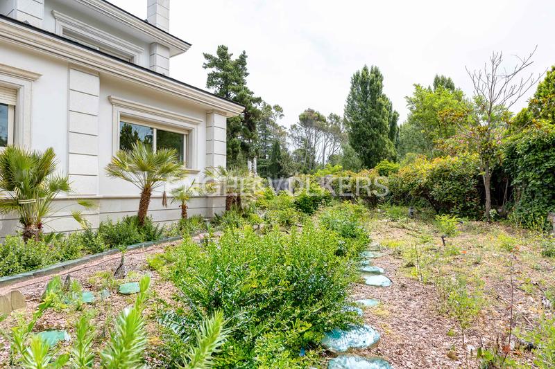 Foto d8550f31-b456-4f4b-9b15-23ca6f8d6a6c. Casa amb calefacció aparcament piscina a La Florida - El Plantío Madrid