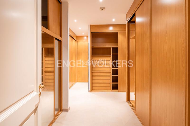 Foto e6a5d1ed-b942-4676-b974-1446d9992490. Casa amb calefacció aparcament piscina a La Florida - El Plantío Madrid