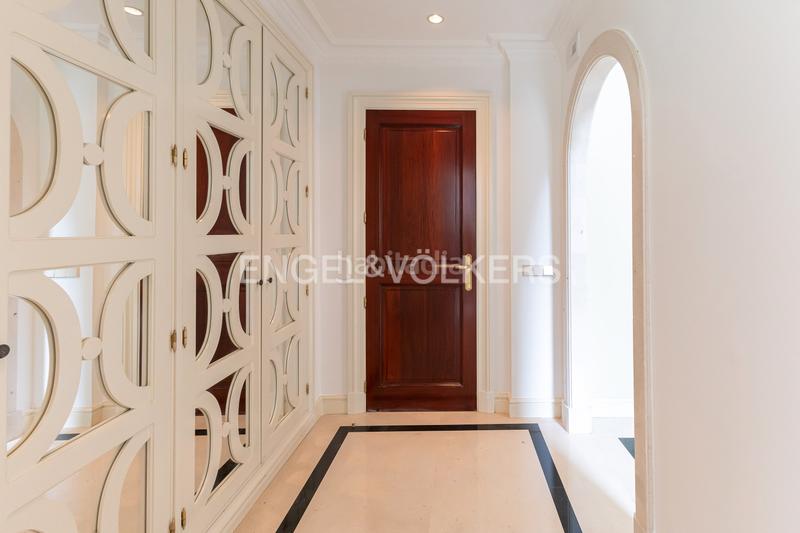 Foto f21a7ac3-fe42-452a-b1fb-0ecfeb32bca5. Casa amb calefacció aparcament piscina a La Florida - El Plantío Madrid