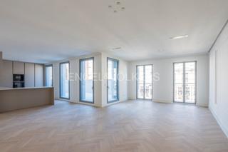 Location Attique à Trafalgar. Maravilloso ático a estrenar en barrio de chamberí