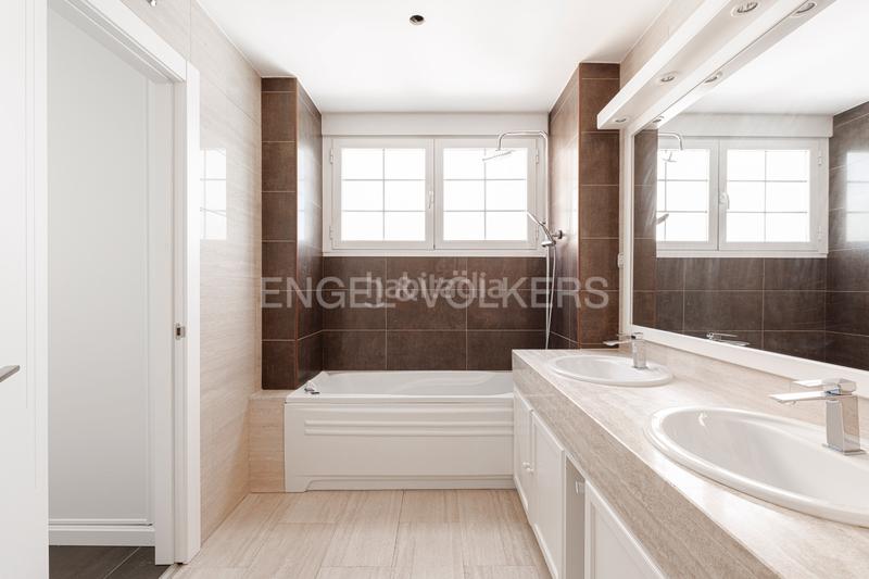 Foto d8c10e66-d788-4bd3-be96-3d588eb42f2f. Casa unifamiliar reformado en el monte del pilar en Majadahonda