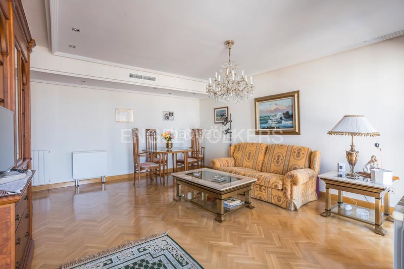 Foto 5f5bb1f8-4cc0-4b0b-8d22-c97a87572086. Piccolo appartamento con riscaldamento parcheggio piscina in Madrid